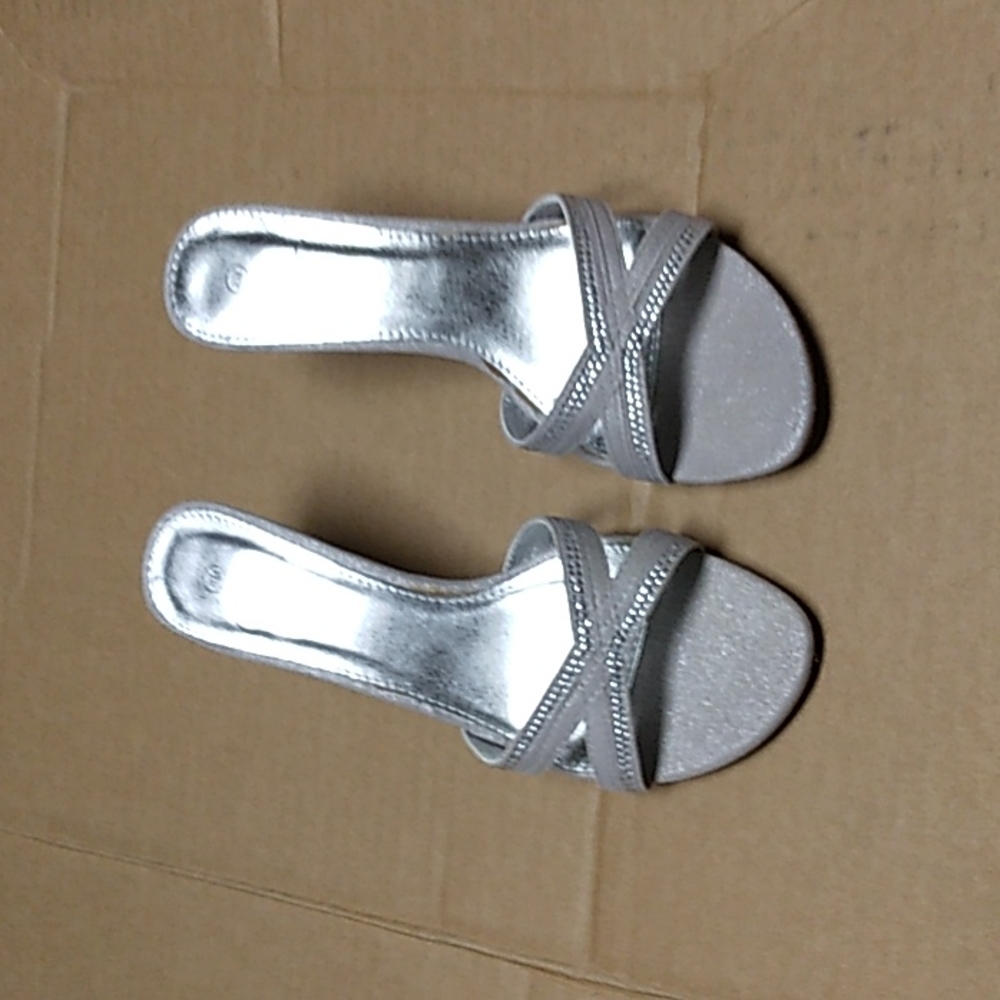 It's OK size 8 silver heels